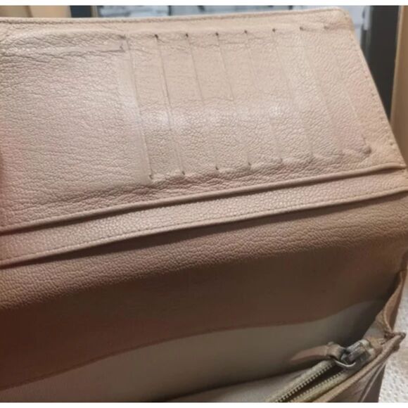 Chanel Vintage Black and Tan Leather Wallet - Picture 9 of 15